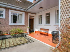 Bay View Apartment
